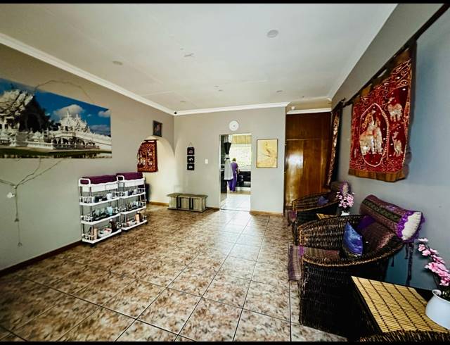 3 BEDROOM HOUSE FOR SALE IN LANGENHOVENPARK